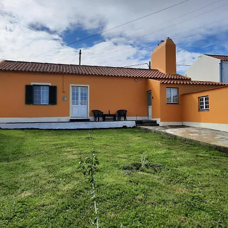 Casa Da Tia Marina بيت للعطل *